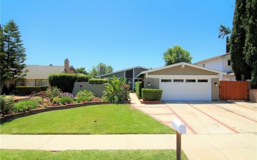 5853 DOVETAIL Drive Agoura Hills, CA 91301