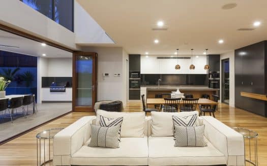 Woodland Hills Luxury Homes