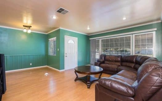 7006 Tampa Ave, Reseda CA 91335