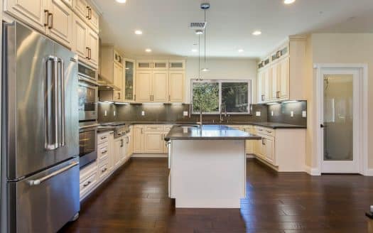 21468 De La Osa, Woodland Hills,CA 91364