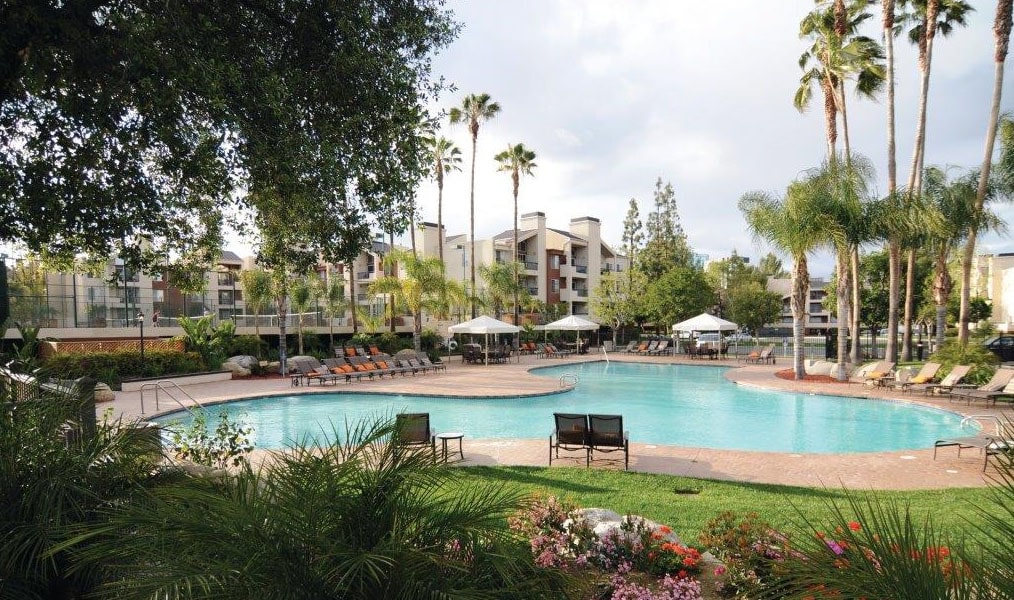 The Met at Warner Center Condos