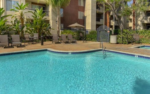 The Met at Warner Center Amenities