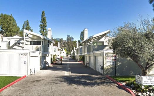 Woodland Village Townhomes in Woodland Hills