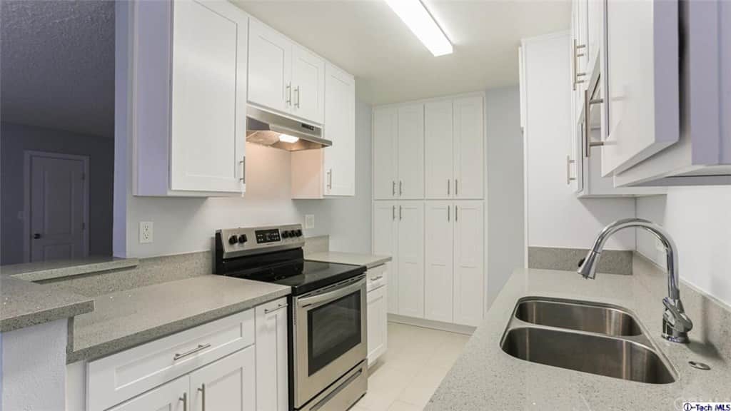 5349 Newcastle Ave APT 26 Los Angeles CA 91316-1 5349 Newcastle Ave APT 26 Los Angeles CA 91316