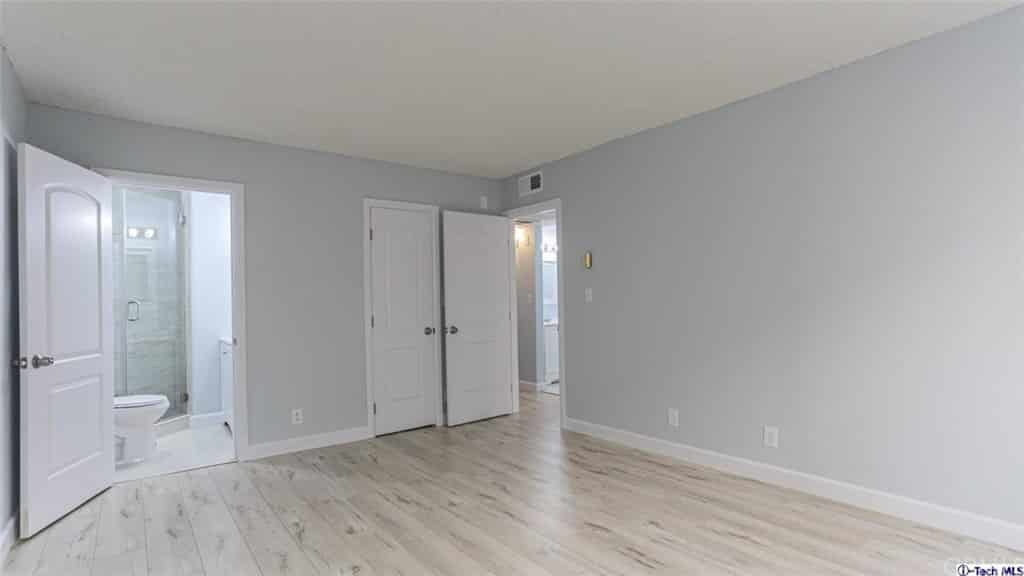 5349 Newcastle Ave APT 26 Los Angeles CA 91316-2 5349 Newcastle Ave APT 26 Los Angeles CA 91316