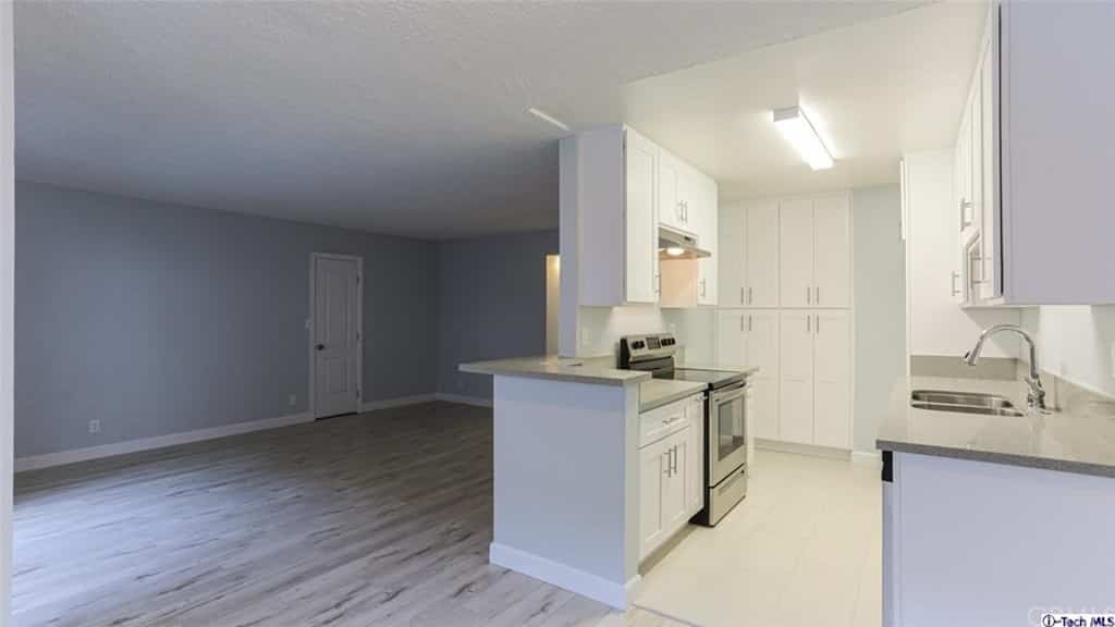 5349 Newcastle Ave APT 26 Los Angeles CA 91316-3 5349 Newcastle Ave APT 26 Los Angeles CA 91316