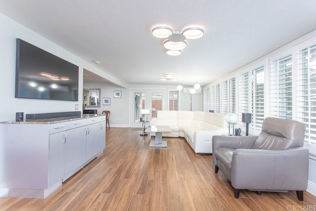 6919 Birchton Ave, West Hills, CA