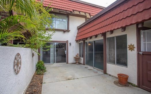 22325 Devonshire St, Chatsworth, CA 91311