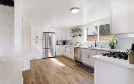 6480 Tamarind St, Oak Park, CA 91377