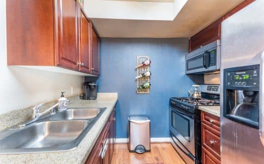 21520 Burbank Blvd #214, Woodland Hills, CA 91367