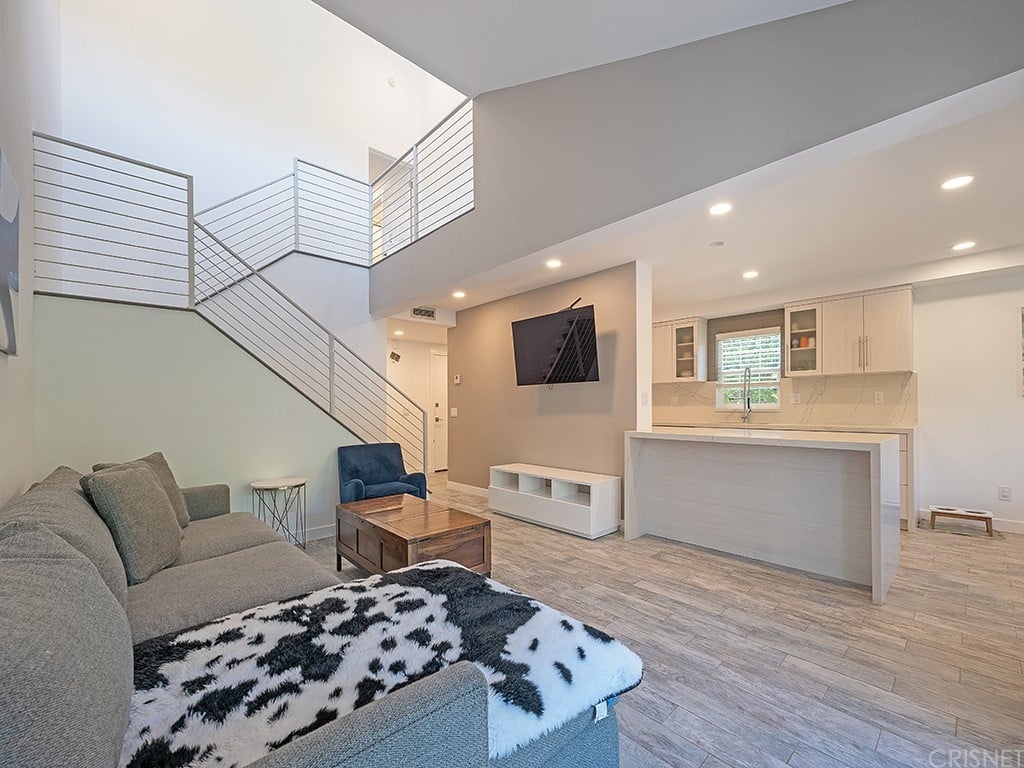 30496 Passageway Pl Unit P1, Agoura Hills, CA 91301