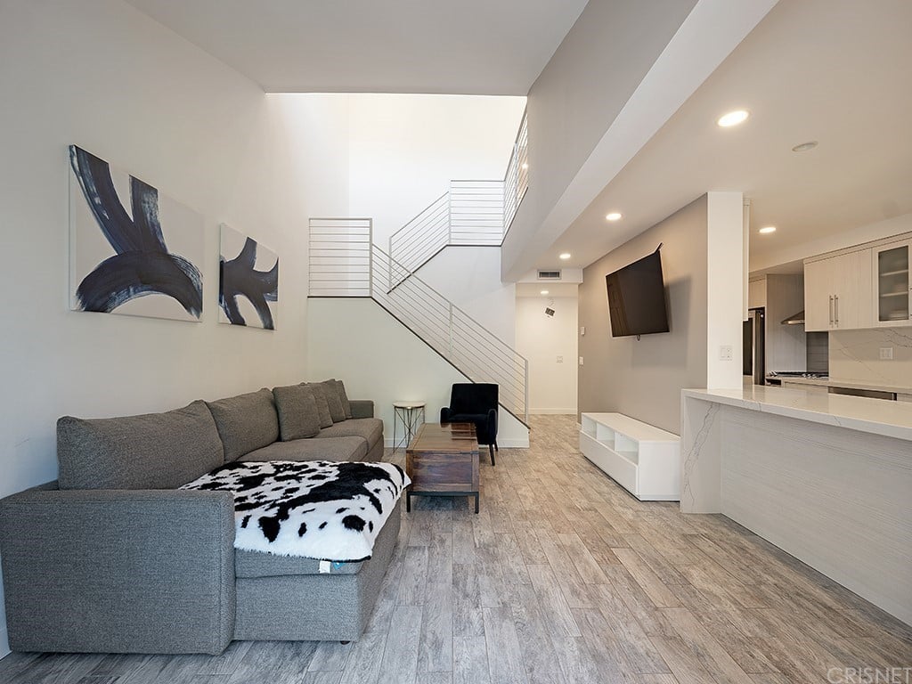 30496 Passageway Pl Unit P1, Agoura Hills, CA 91301