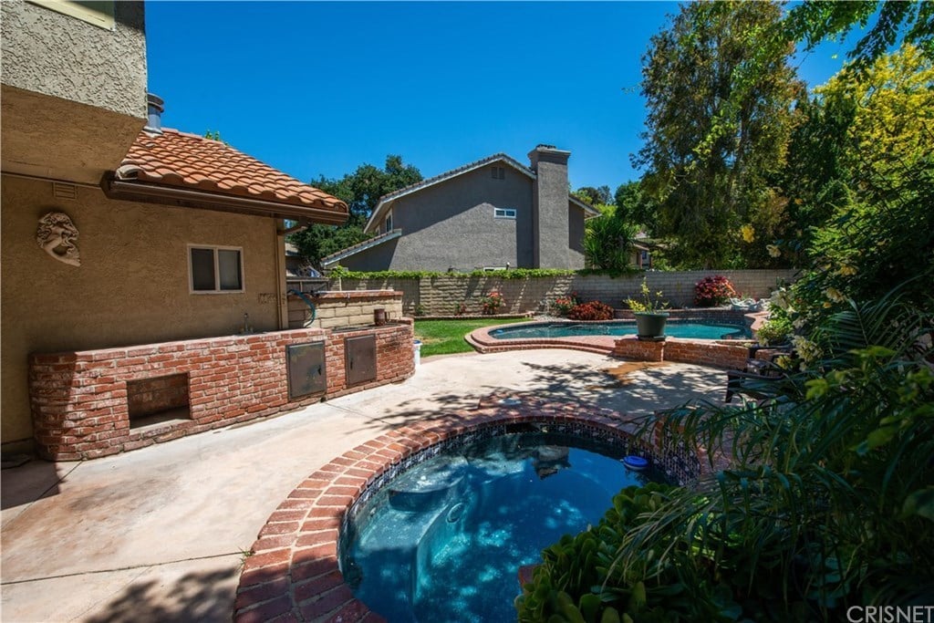 24540 Burr Ct, Santa Clarita, CA 91321