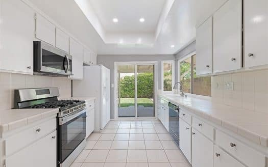 8406 Variel Ave, Canoga Park, CA 91304