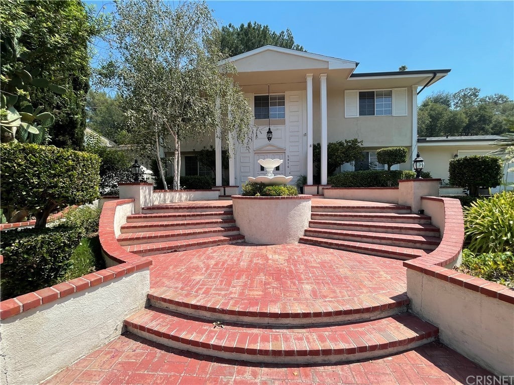 5816 Valerie Ave, Woodland Hills, CA 91367
