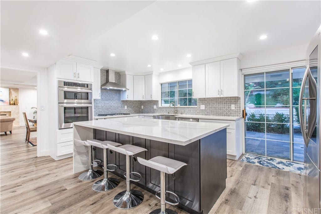 5816 Valerie Ave, Woodland Hills, CA 91367-22