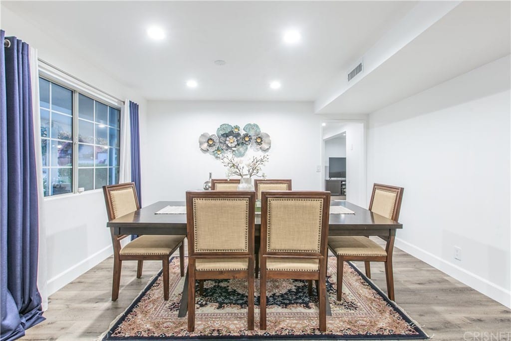 5816 Valerie Ave, Woodland Hills, CA 91367-22