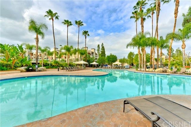 21550 Burbank Blvd APT 307, Woodland Hills, CA 91367