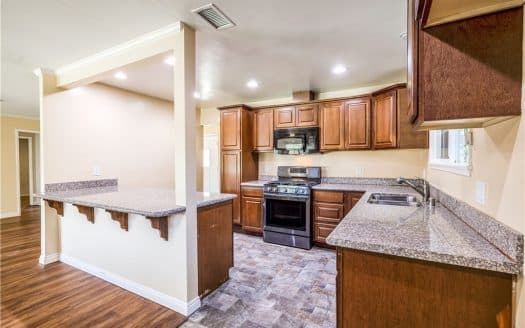 23801 Sylvan St, Woodland Hills, CA 91367