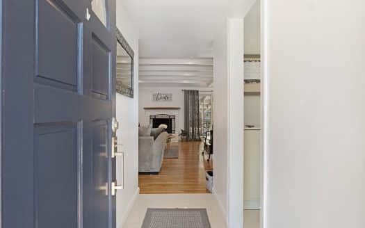 21600 Blackhawk St, Chatsworth, CA 91311