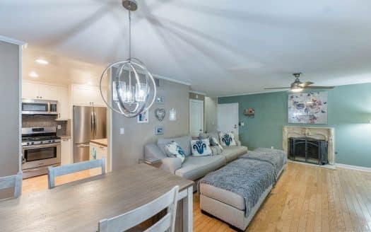 22105 Burbank Blvd #1, Woodland Hills, CA 91367