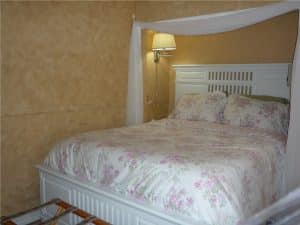 22942 Crespi St, Woodland Hills, CA 91364