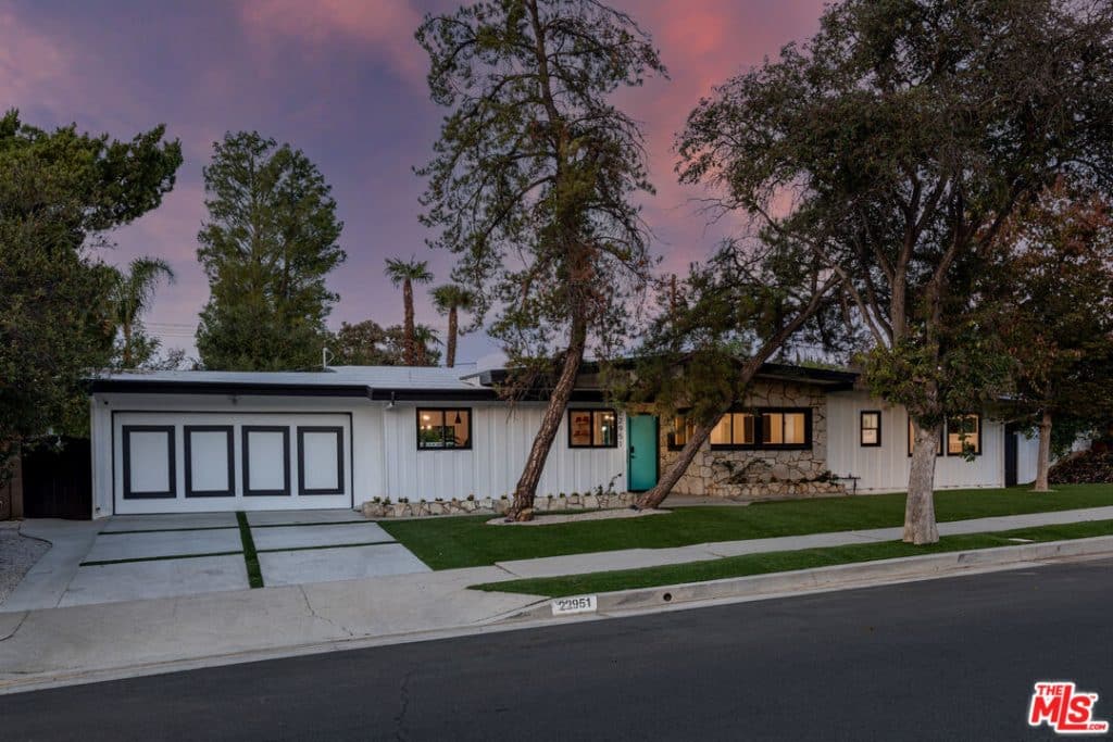 22951-Brenford-St-Woodland Hills-CA-91364