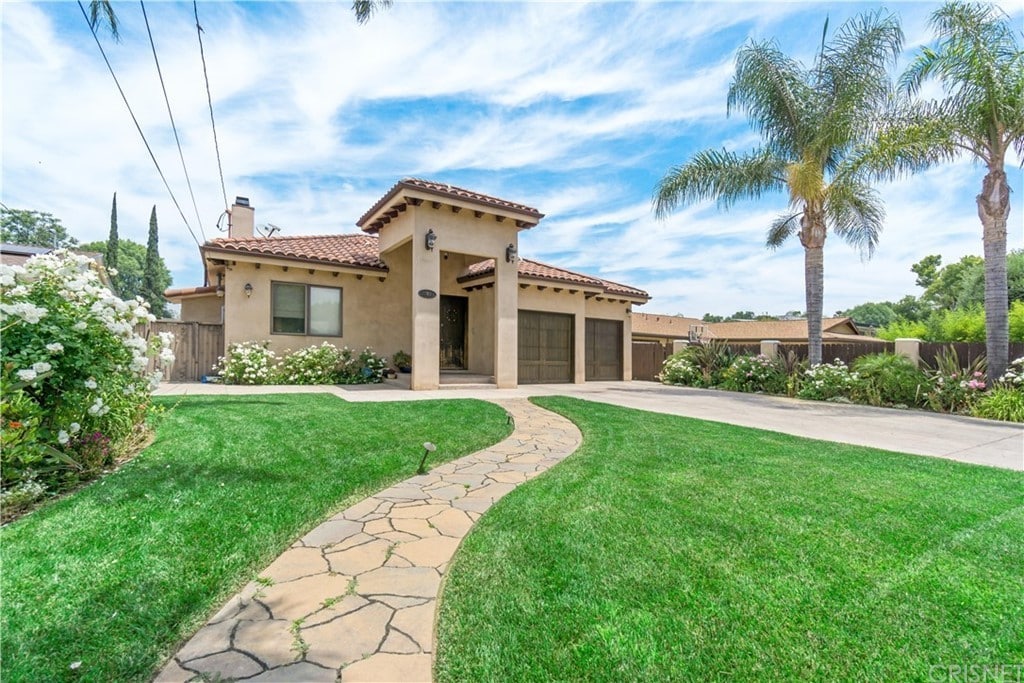 22953-Oxnard-St-Woodland-Hills-CA-91367