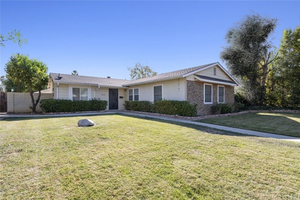 23046 Saticoy St, West Hills, CA 91304