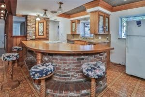 23121 Ostronic Dr, Woodland Hills, CA 91367