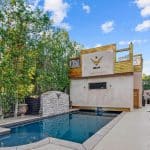 23123 Oxnard St, Woodland Hills, CA 91367