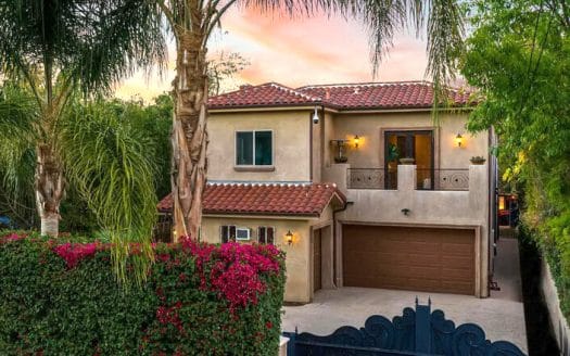 23123 Oxnard St, Woodland Hills, CA 91367