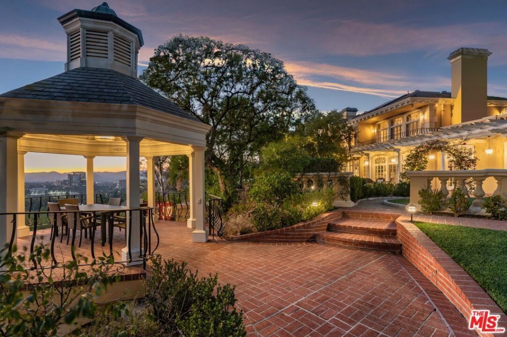 5603 Amorita Pl, Woodland Hills, CA 91367