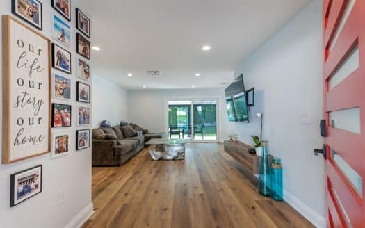 6168 Peterson Ave, Woodland Hills, CA 91367