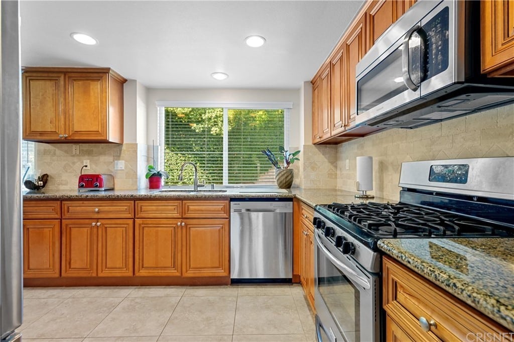 7725-Justin-Ct-West-Hills-CA-91304