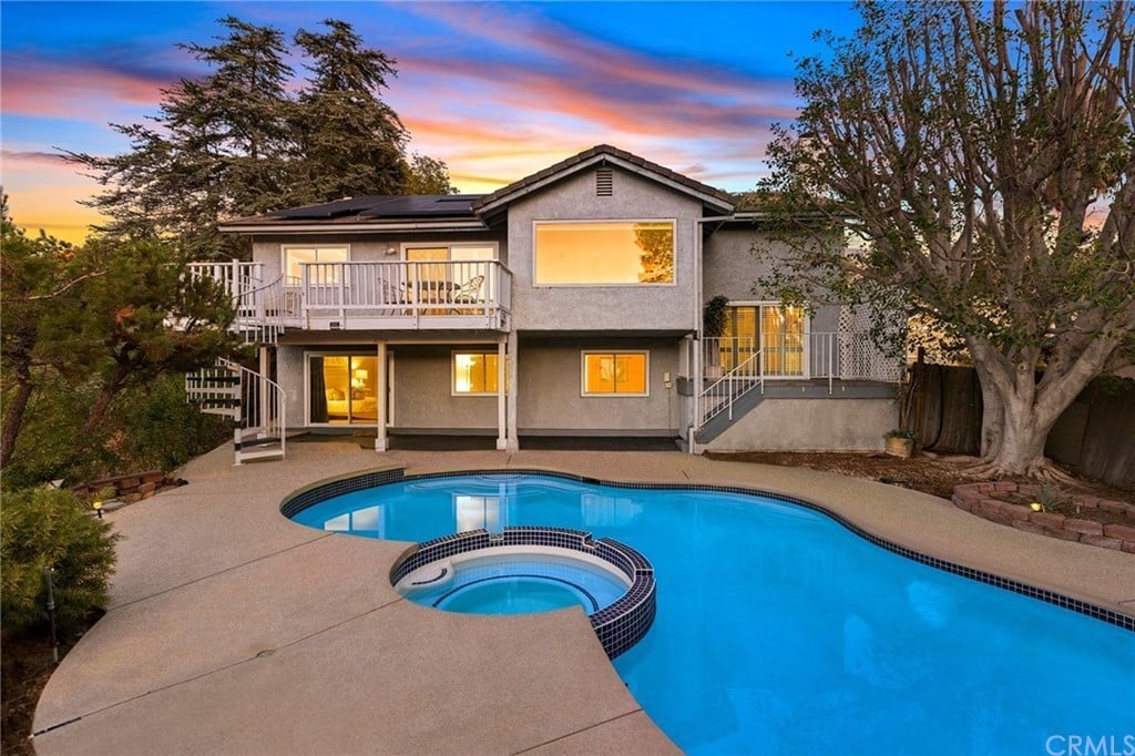 8853 Moorcroft Ave, West Hills, CA 91304