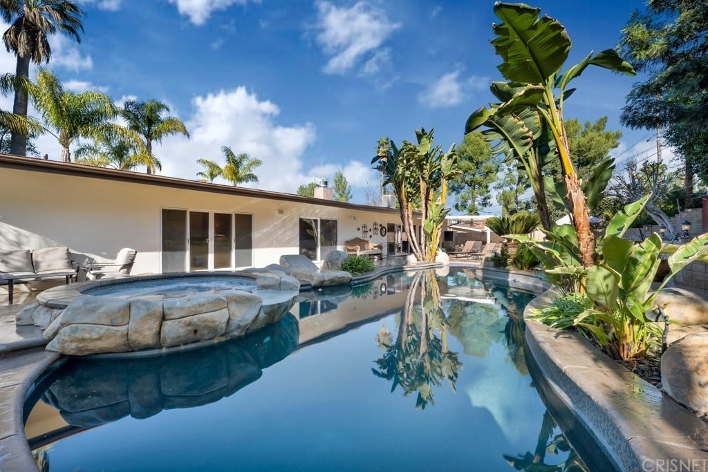 23612 Kivik St, Woodland Hills, CA 91367