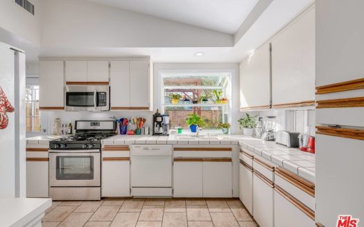 20518 Michale St, Winnetka, CA 91306