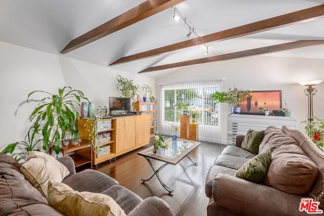 20518 Michale St, Winnetka, CA 91306