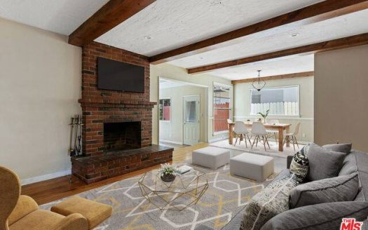 23262 Ostronic Dr Woodland Hills, CA 91367