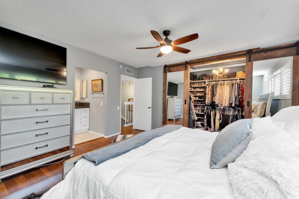 6145 shoop ave Woodland Hills