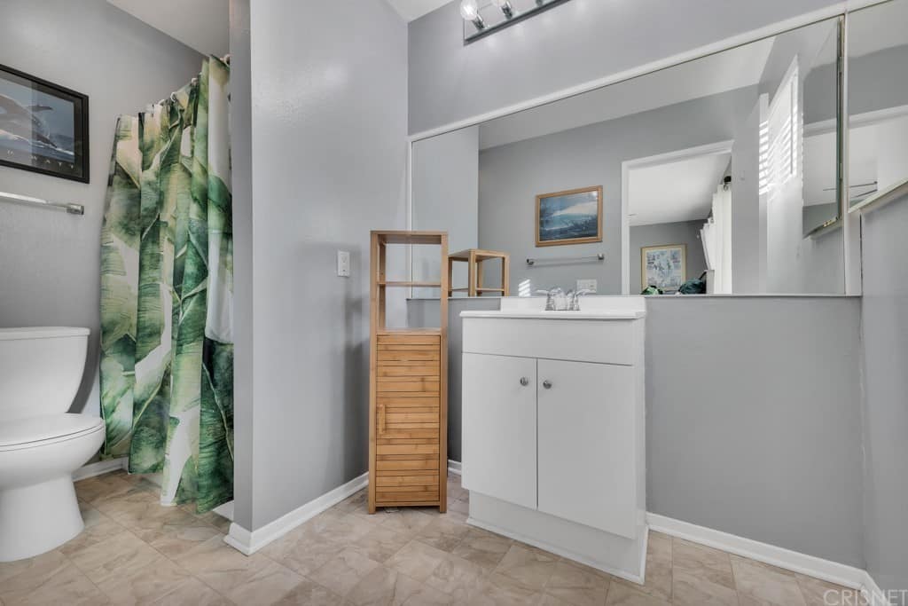 6145 shoop ave Woodland Hills