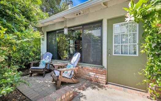 22251 Bassett St, Canoga Park, CA 91303