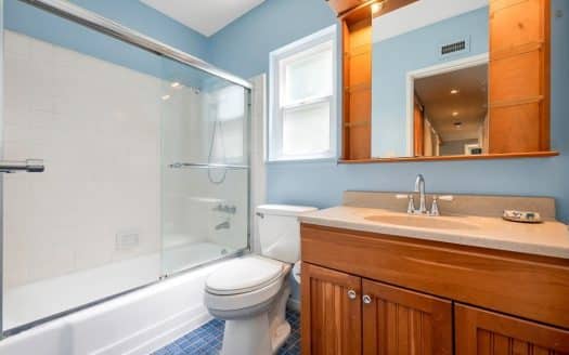 22251 Bassett St, Canoga Park, CA 91303