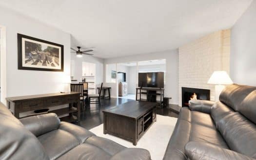 23247 Schoolcraft St, West Hills, CA 91307