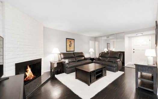 23247 Schoolcraft St, West Hills, CA 91307