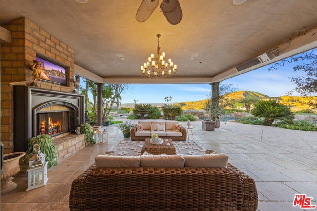 The Estates at the Oaks 25315 PRADO DE LOS SUENOS