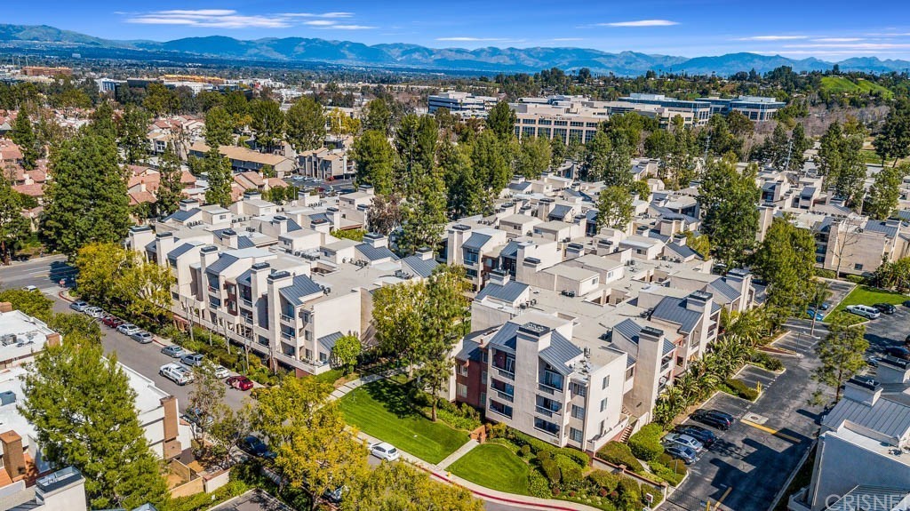 Condo at the Met Woodland Hills