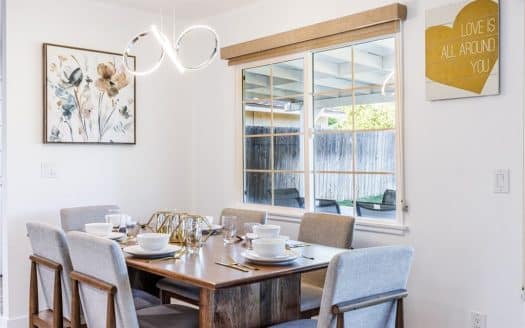 23801 Sylvan St, Woodland Hills, CA 91367