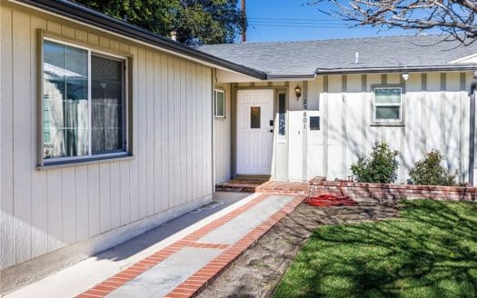 23801 Sylvan St, Woodland Hills, CA 91367